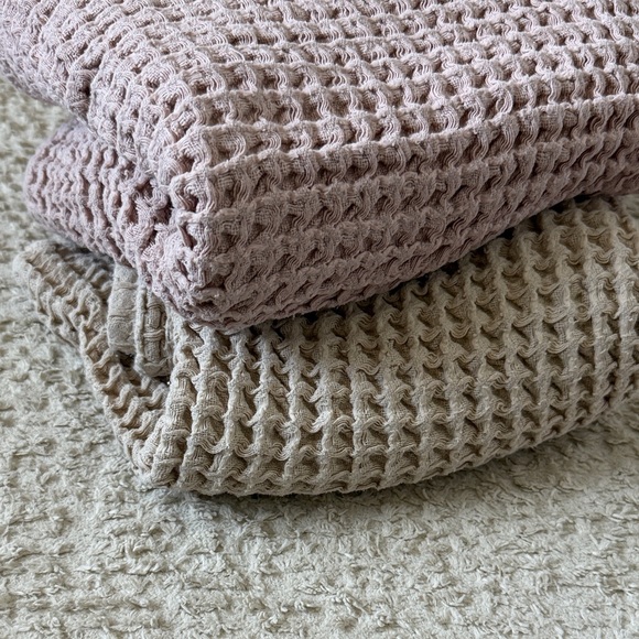 The Sugar House Other - Waffle Knit Throw Blanket Set in Pink and Beige